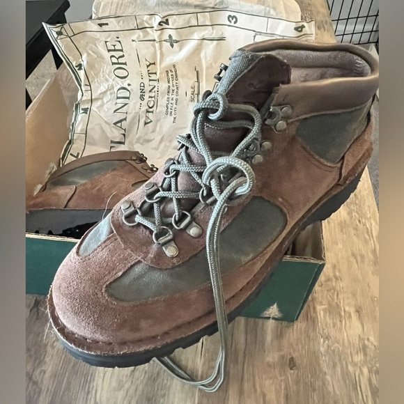 Danner x JJJJound boots - Picture 2 of 3